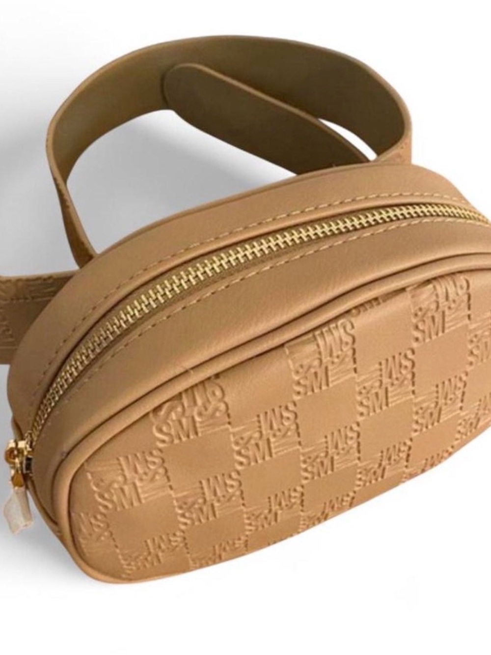 Steve Madden NWT Tan Embossed Crossbody Belt Bag with Gold Zip size L